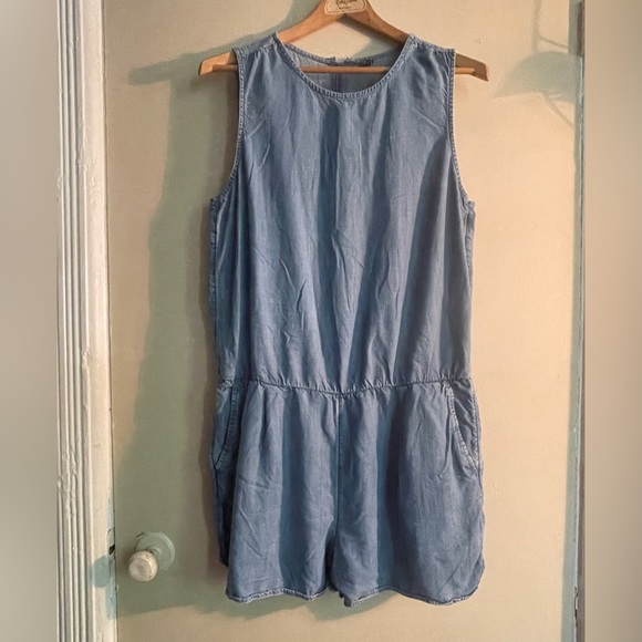 Gap denim romper with pockets size L - Picture 1 of 5
